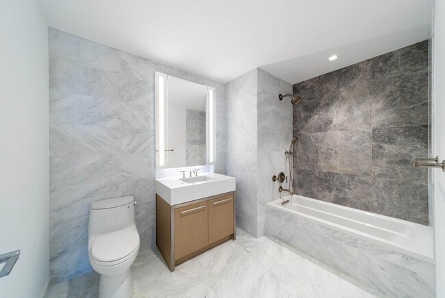 Building Photo - 75 Park Ln S