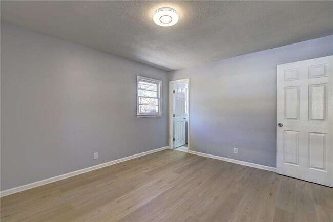 Building Photo - 469 Dogwood Dr NW