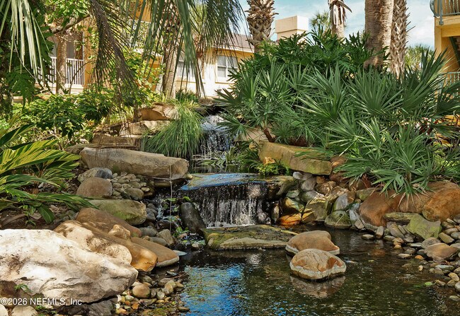 Building Photo - 204 Laguna Villa Blvd