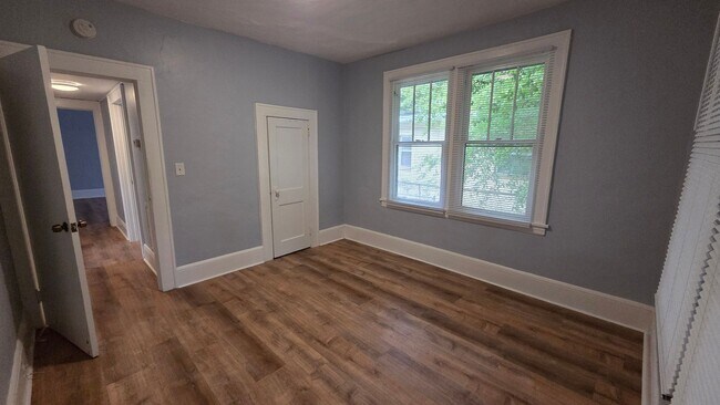 Building Photo - Affordable 3 Bed in Jacksonville. Bonus Room. Fenced in yard. Garage + Modern Bathroom