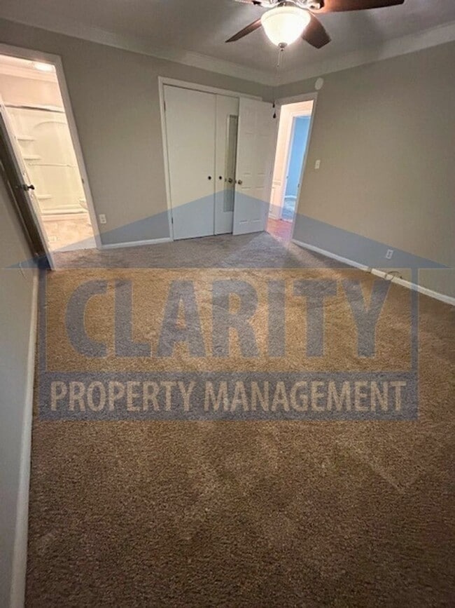 Building Photo - Centrally located, three bedroom home!
