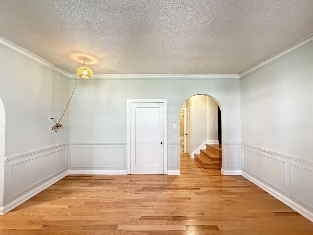 Building Photo - 525 W Surf