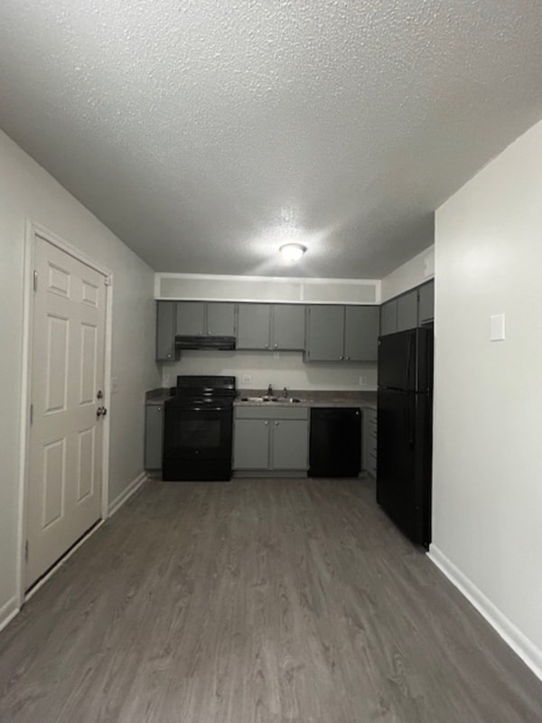 Building Photo - 1829 Tall Pines Cir