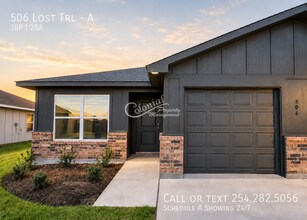 Building Photo - 506 Lost Trl