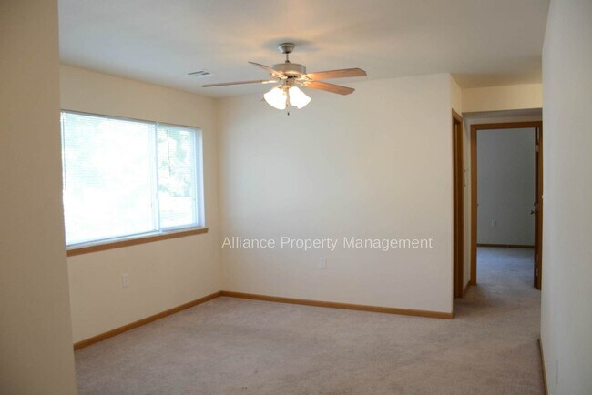 Building Photo - Vattier St. 928-30