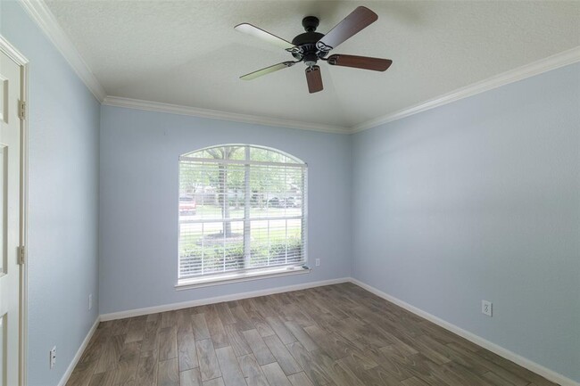 Building Photo - 25315 Sierra Woods Ln
