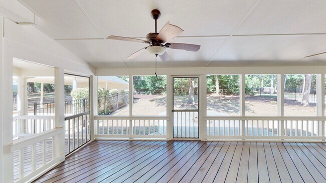 Building Photo - 6810 Rosemary Ln