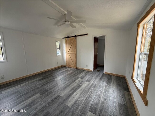 Building Photo - 1222 White Dr N E