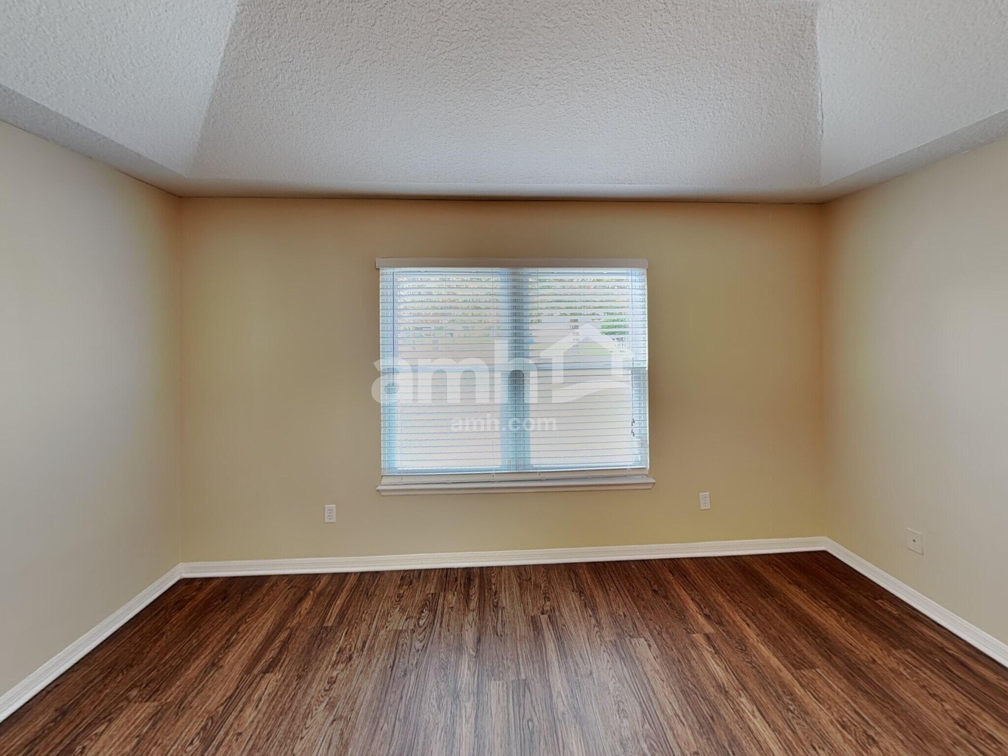 Building Photo - 1002 Chapeltown Cir N