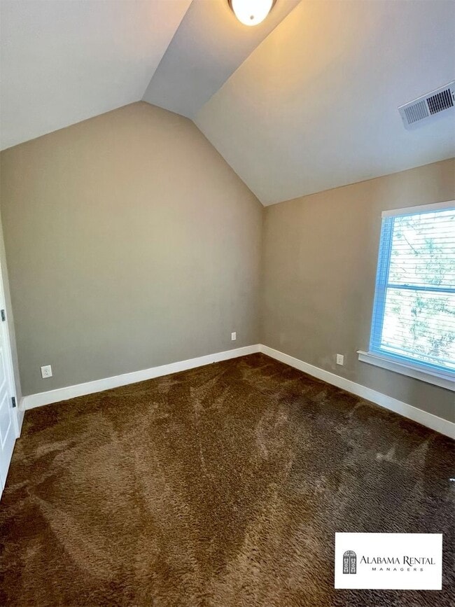Building Photo - Townhome for rent in Chelsea!  Available to View Now!!!