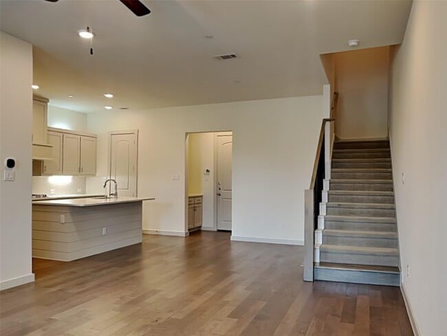 Building Photo - 7362 Sprangletop St