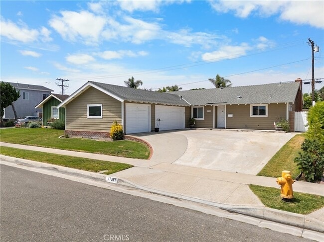Building Photo - 17551 Misty Ln