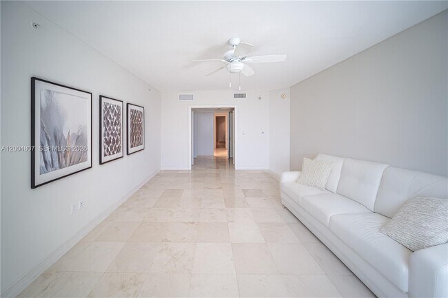 Building Photo - 20201 E Country Club Dr