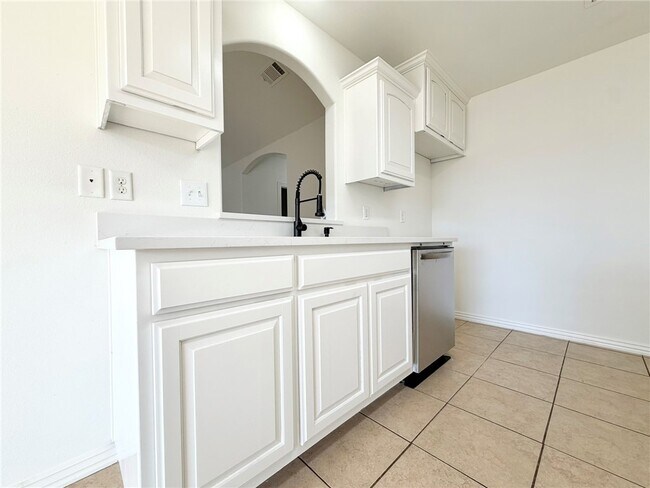 Building Photo - 2912 S D Pl