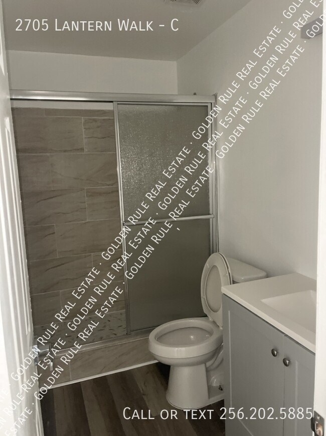 Building Photo - 2705 Lantern Walk SE