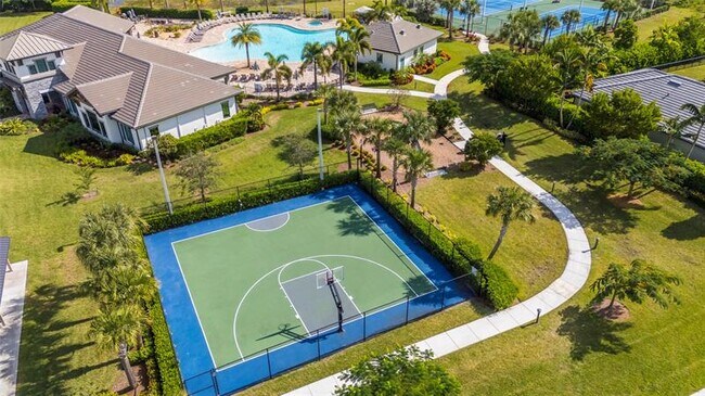 Building Photo - 4828 Chantilly Rd