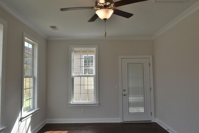 Building Photo - Townhouse For Rent in Ooltewah