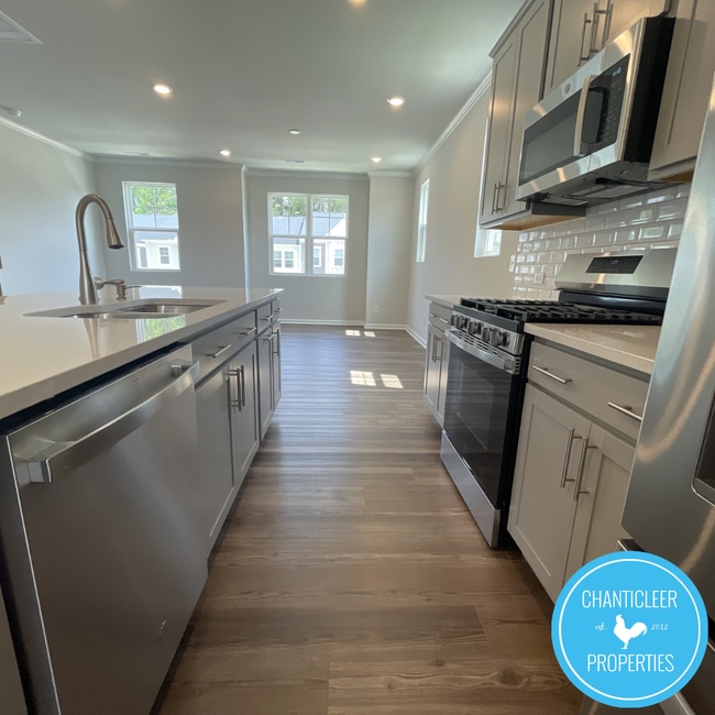 Building Photo - 339 Deercroft Dr
