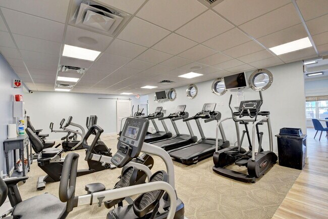 Building Photo - 931 Gardenia Dr