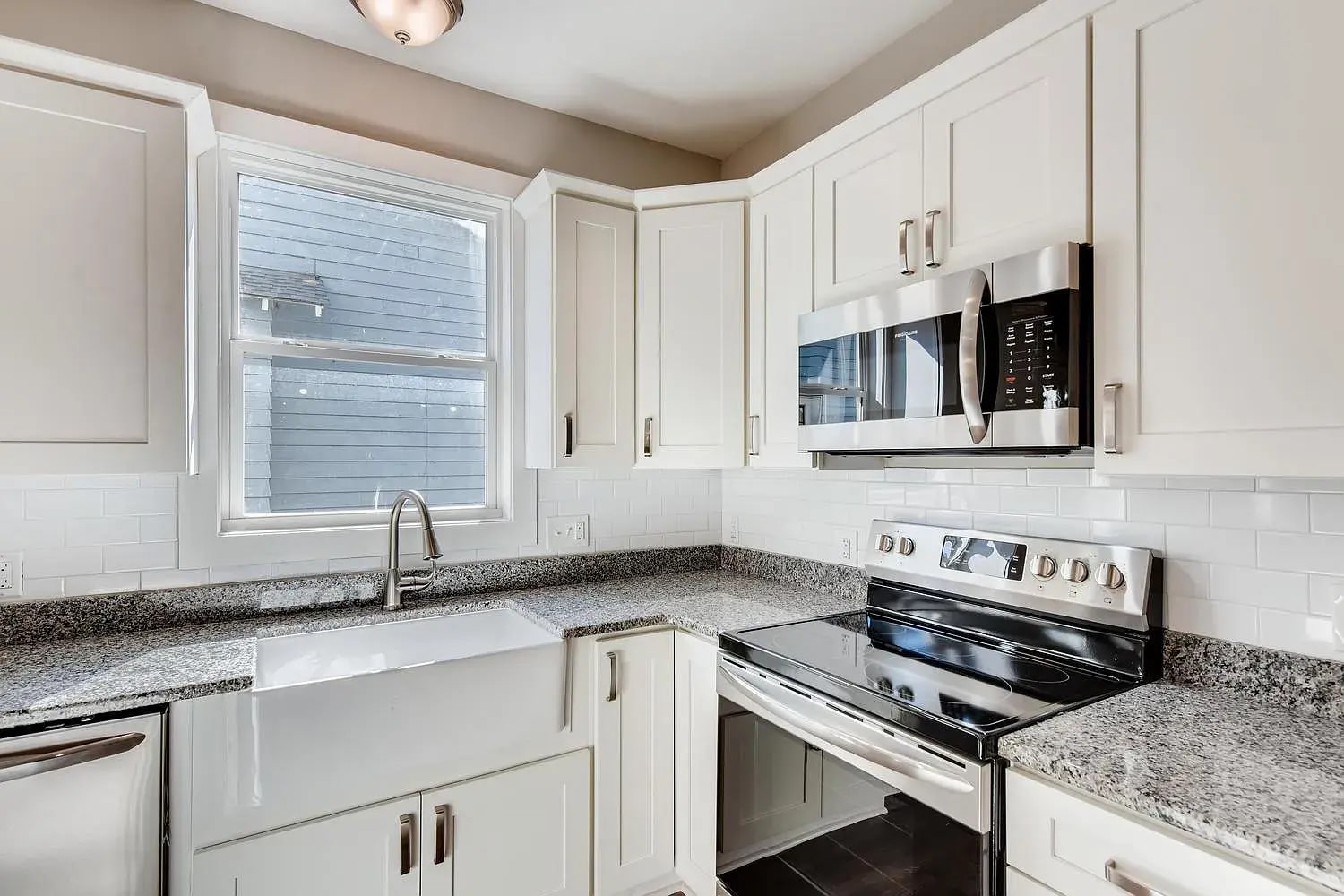 Building Photo - 1110 Chester Ave