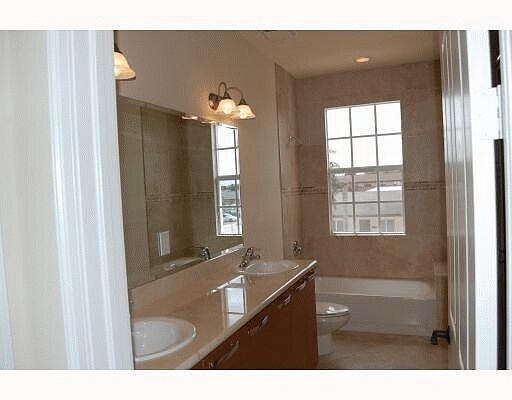 Building Photo - 2216 Van Buren St
