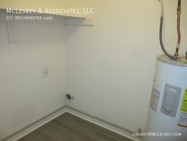 Building Photo - 937 Westminster Ln