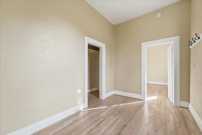 Building Photo - Charming Updated Home in SE Portland!