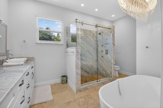 Building Photo - 122 Andrews Ave