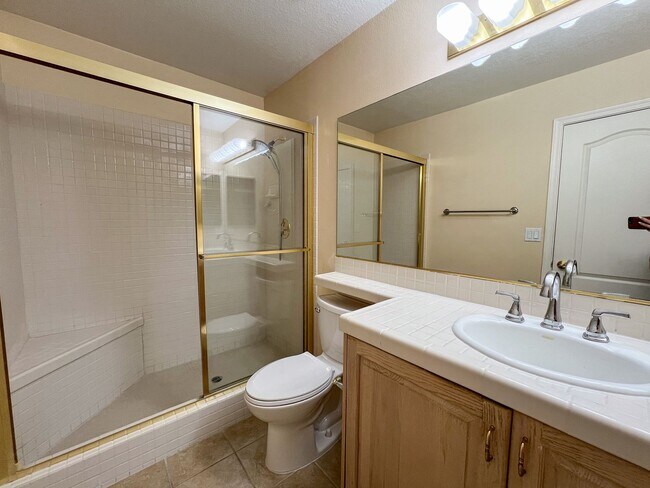 Building Photo - Pool Home in Gated Community