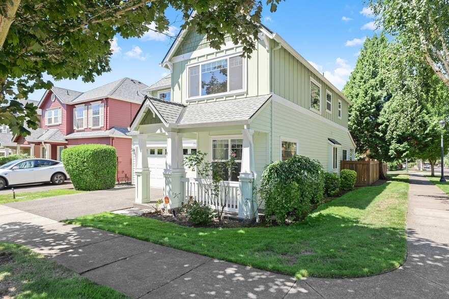 Building Photo - 793 NE 61st Ct