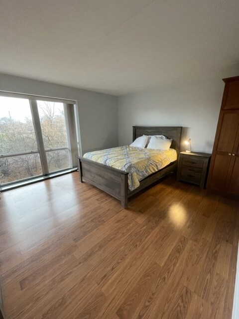 Building Photo - 1301 N Western Ave