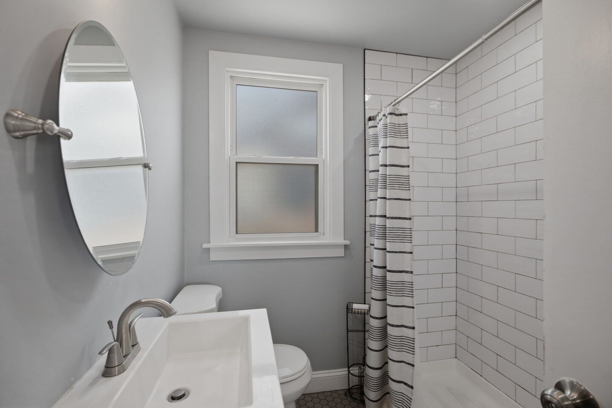 Building Photo - 2430 N Normandy Ave