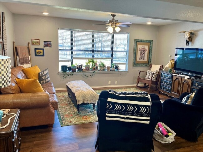 Building Photo - 715 North Ave