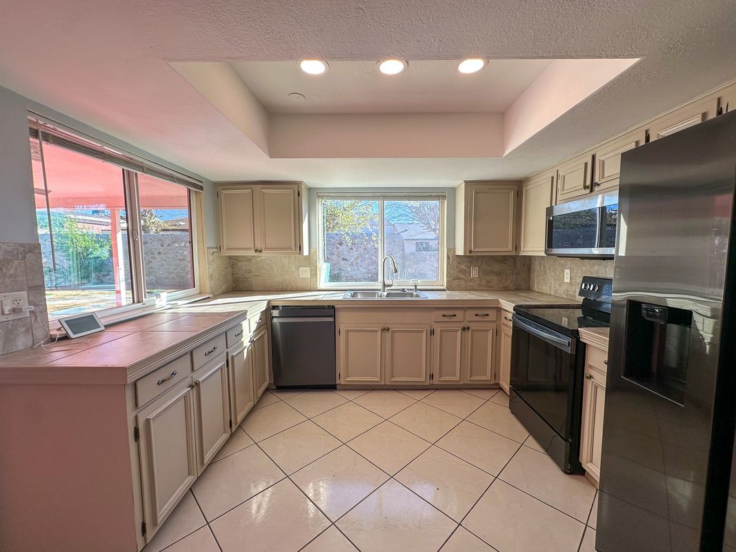 Building Photo - 6916 Polvadera Dr