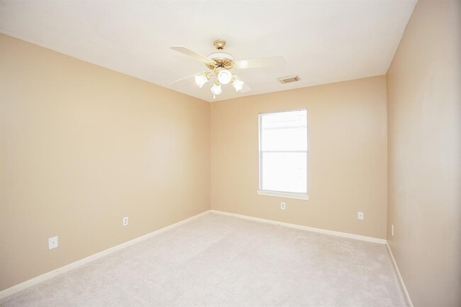 Building Photo - 1634 Emerald River Dr