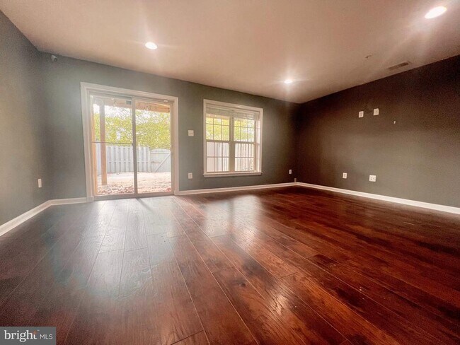 Building Photo - 1155 Carinoso Cir