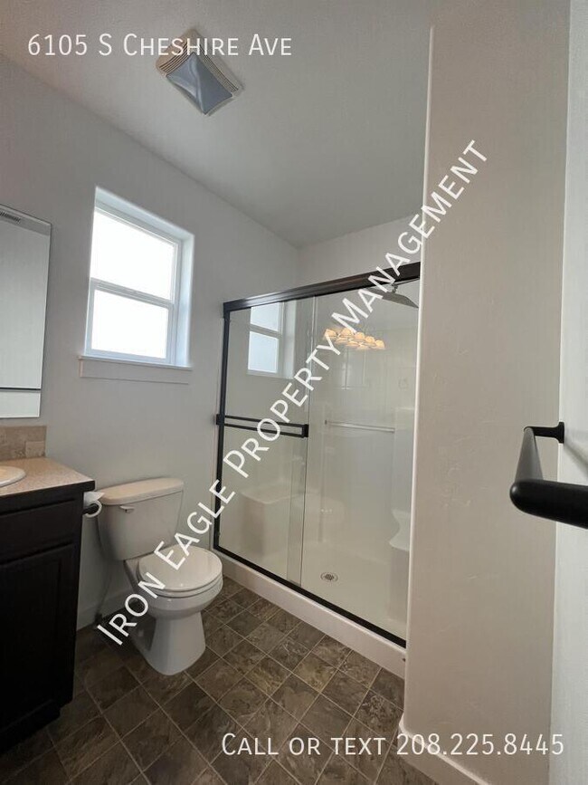 Building Photo - 6105 S Cheshire Ave