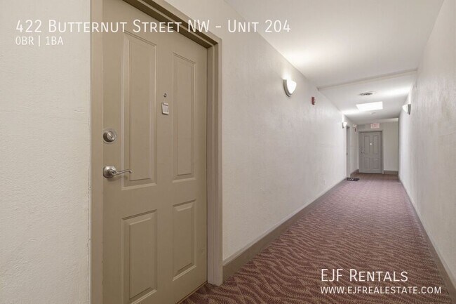 Building Photo - 422 Butternut St NW