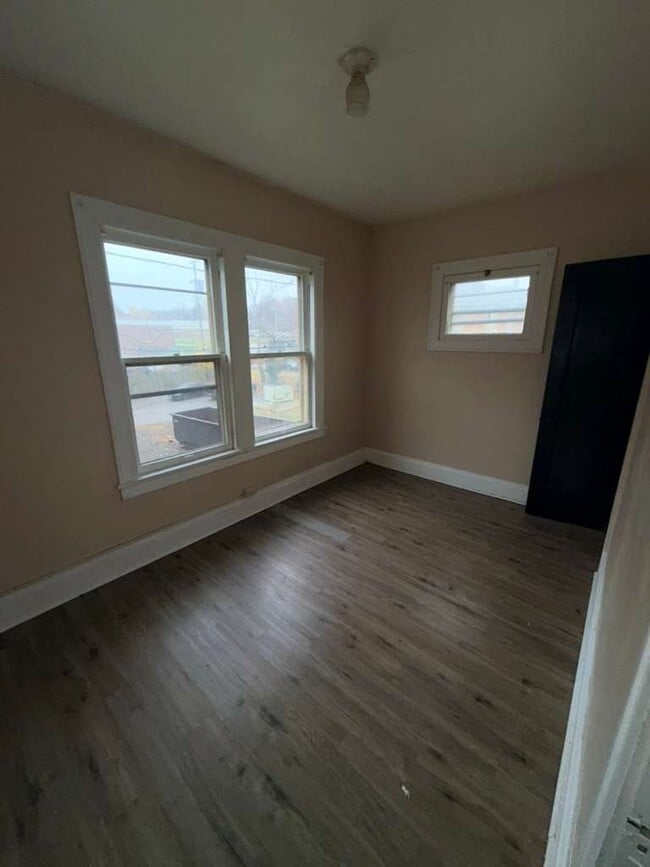 Building Photo - 1801 Stanwood Rd