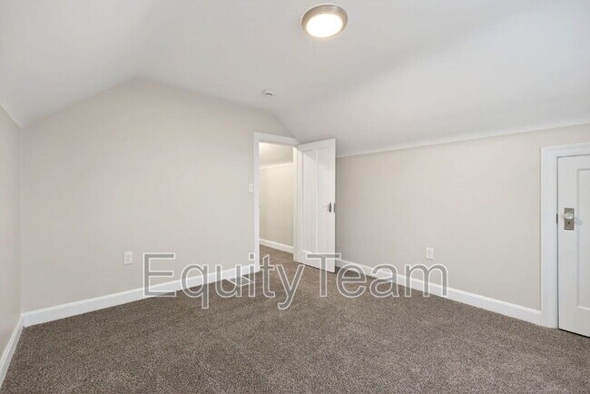 Building Photo - 405 Home Ave