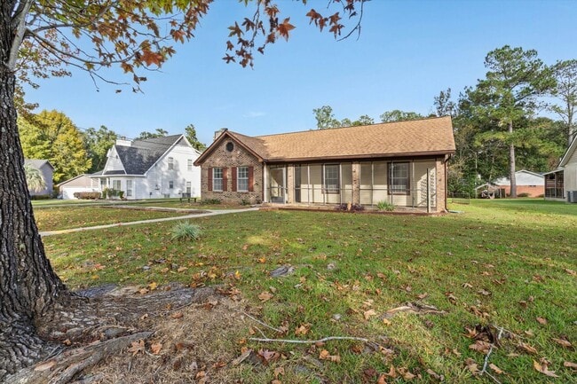 Building Photo - Charming Fairhope Home for Rent – Convenient Location & Great Outdoor Space!