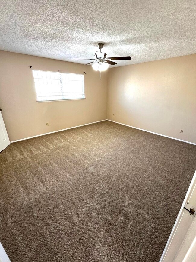 Building Photo - 6701 Sands Point Dr