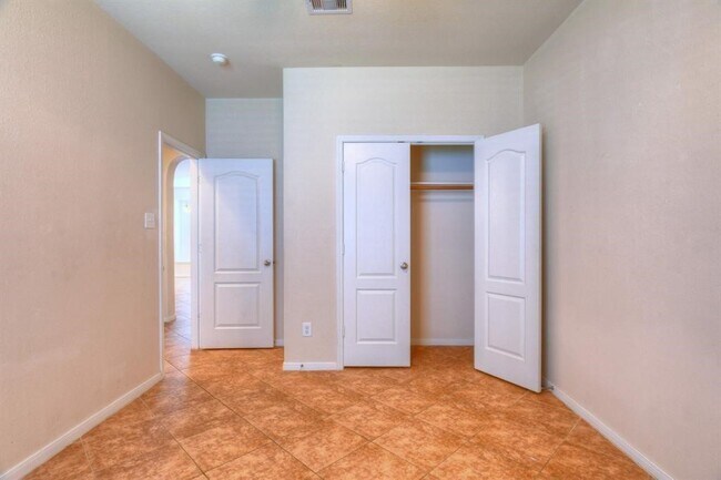 Building Photo - 4711 Bellows View Dr