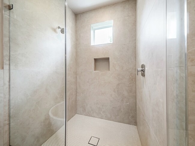 Building Photo - 861 Rachel St