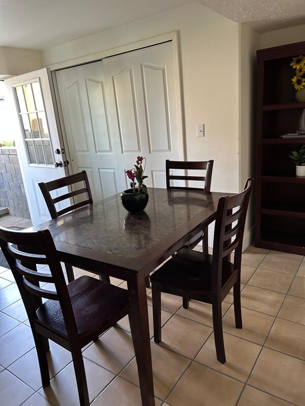 Building Photo - 2125 710 N