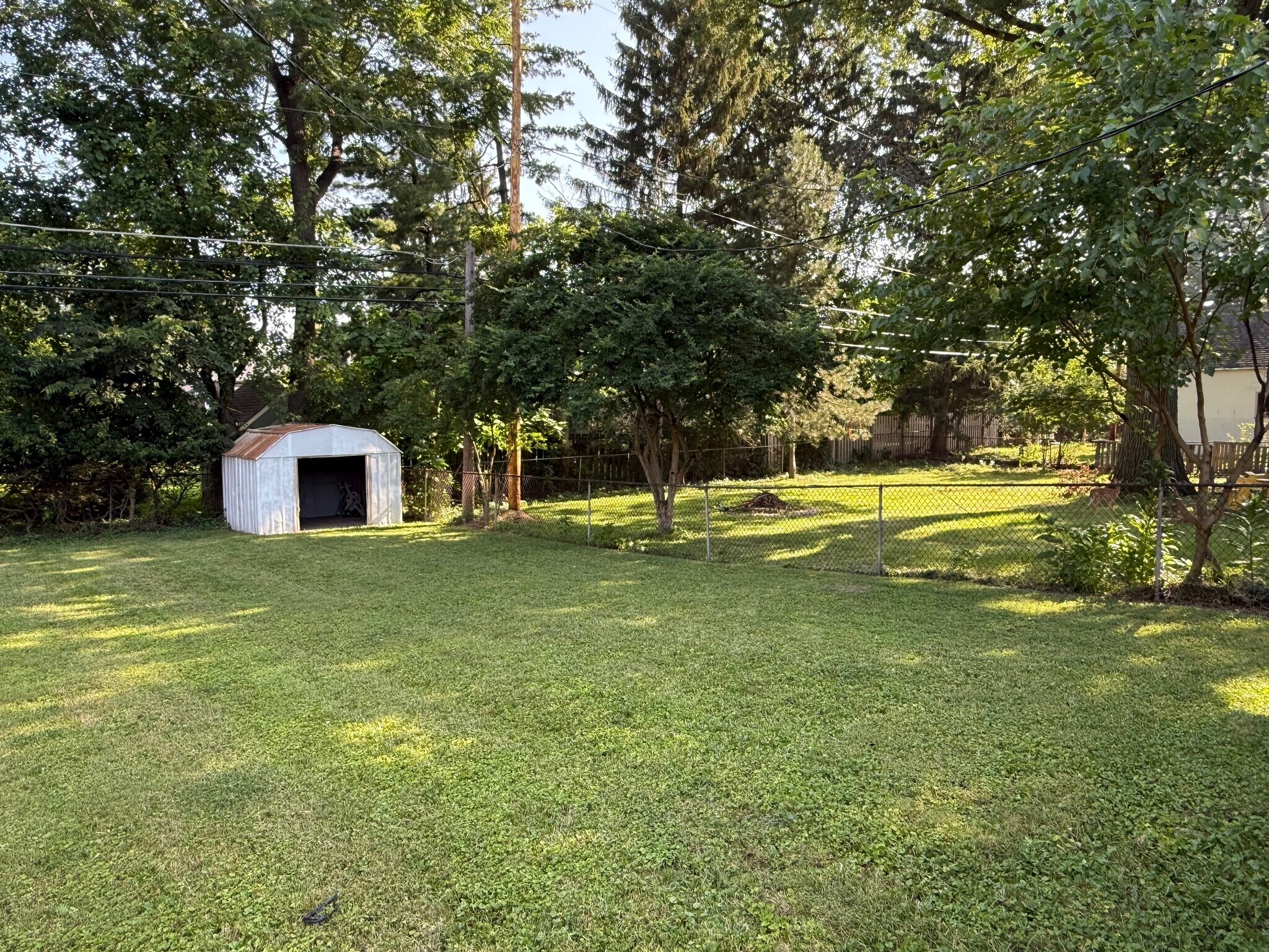 Large spacious fenced back yard - 334 Chase Rd