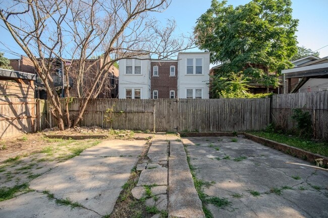 Building Photo - 4016-18 Flad Ave - 4018
