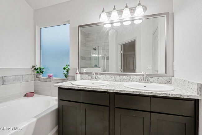 Building Photo - 7416 Tamarack Pl