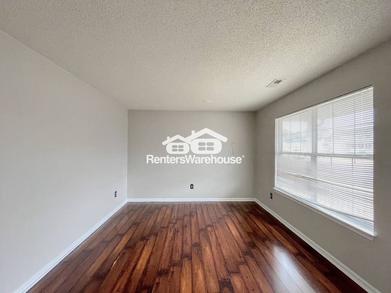 Building Photo - 1220 Woods Edge Cir