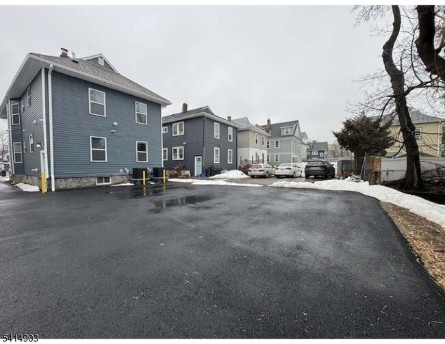 Building Photo - 139 Claremont Ave